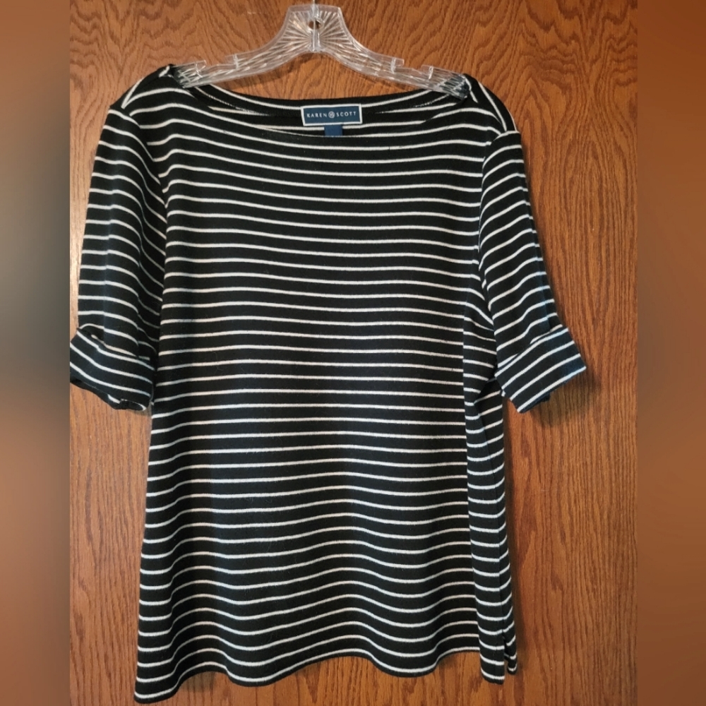 Karen Scott top